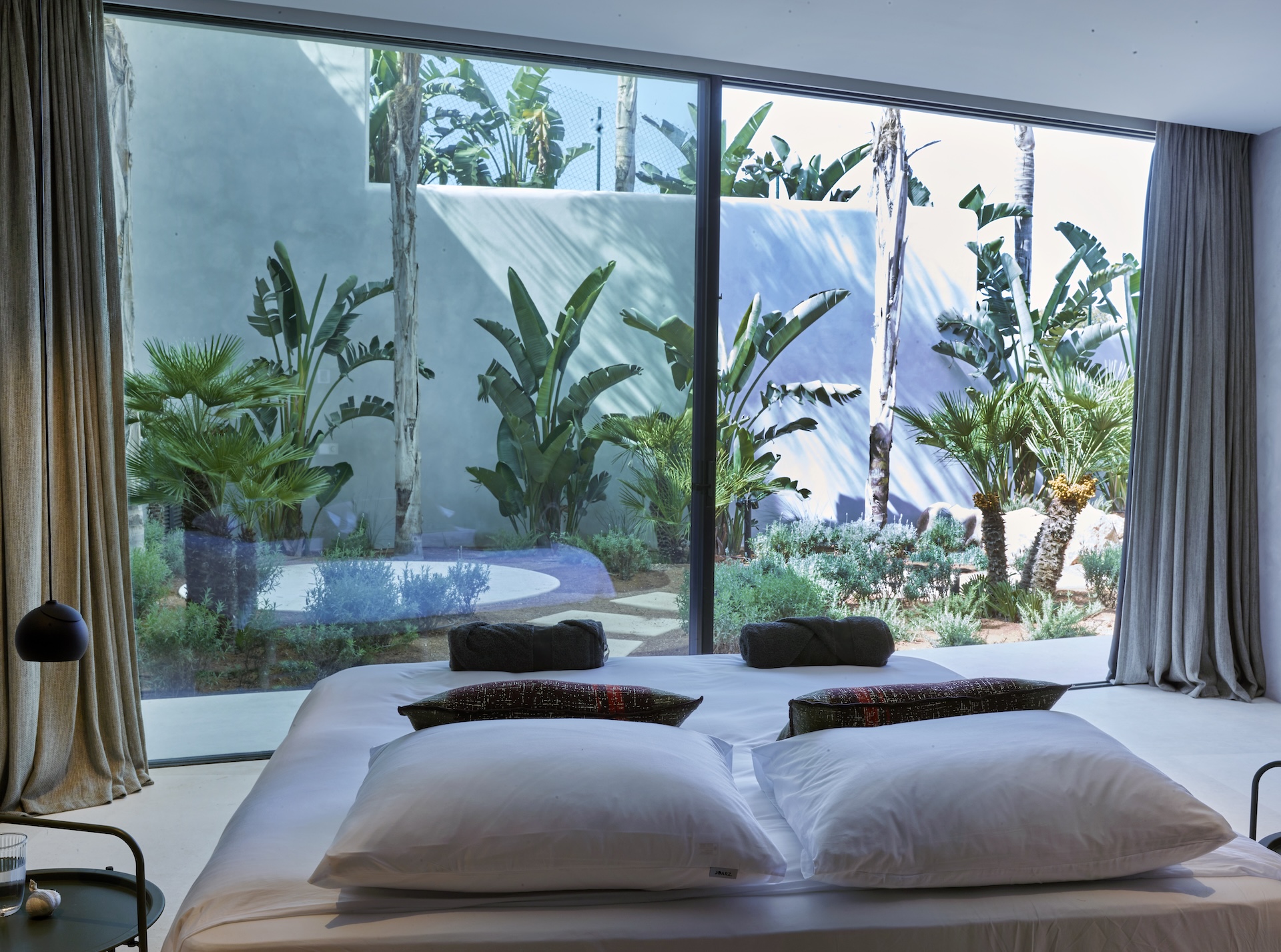 Resa Estates Ibiza koop sale Cala Moli villa seaviews modern bedroom 5.jpg